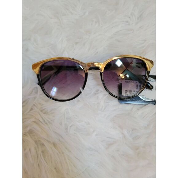 Foster Grant Gold trimmed Max Block Scratch/Impact Resistant Sunglasses New - Picture 2 of 5